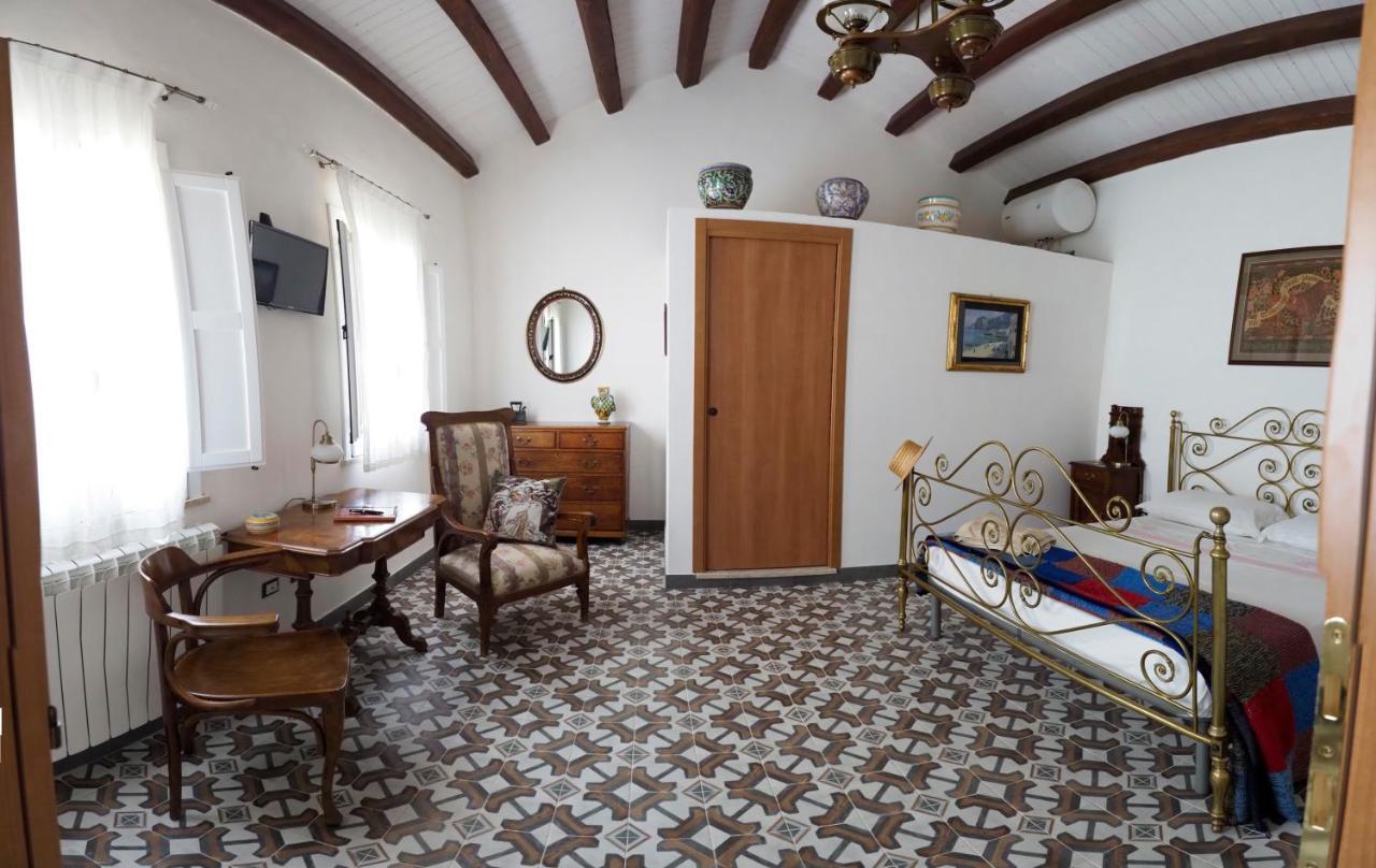 B&B Manca1Fiorino Buseto Palizzolo Rum bild
